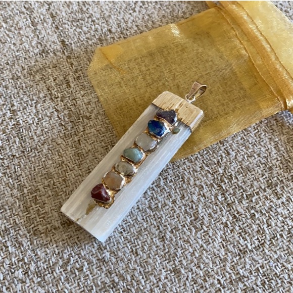 🪞 NEW chakra selenite gemstone crystal necklace pendant - Picture 7 of 11